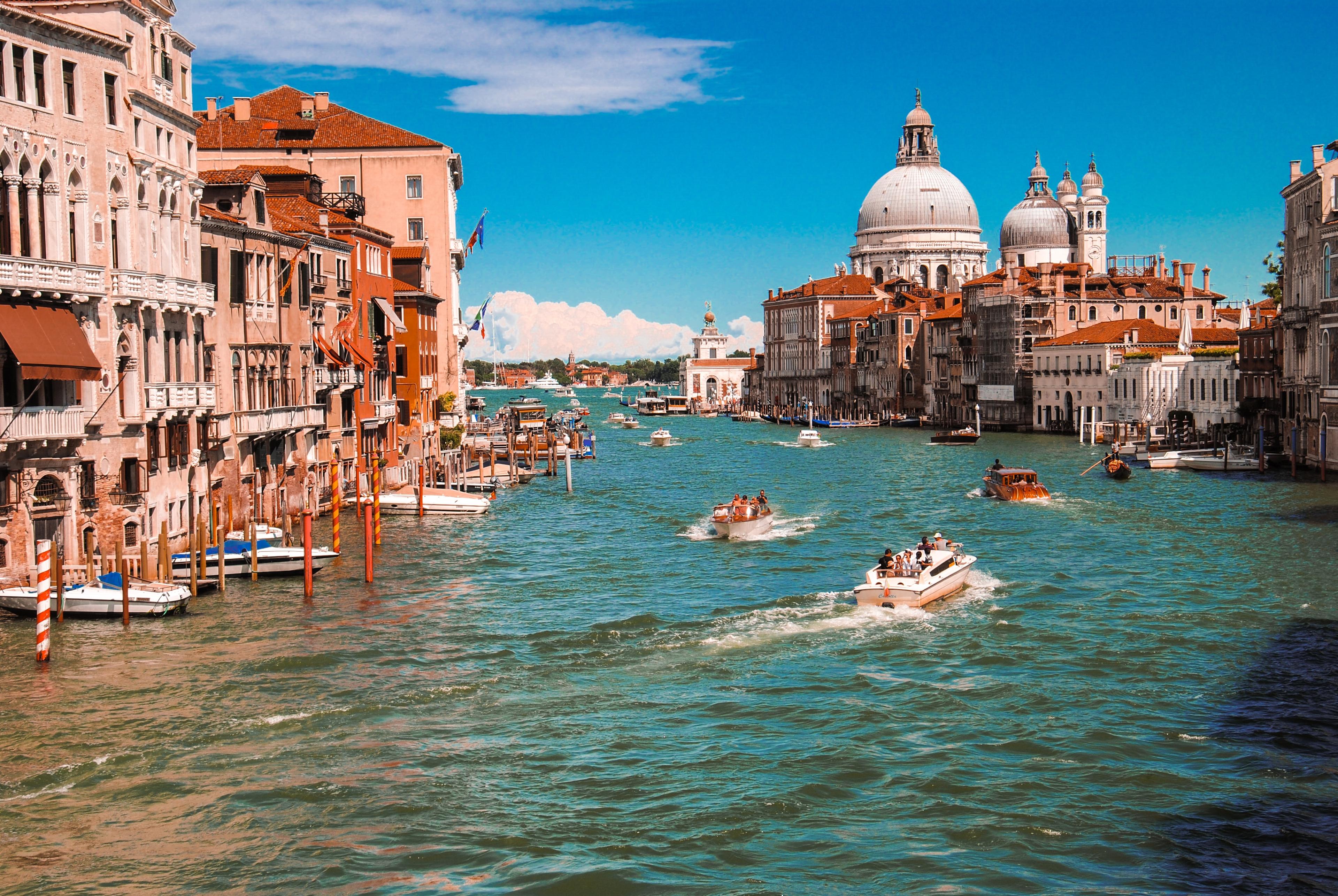 The Most Famous Italian Monuments to Visit at Least Once in a Lifetime - background banner